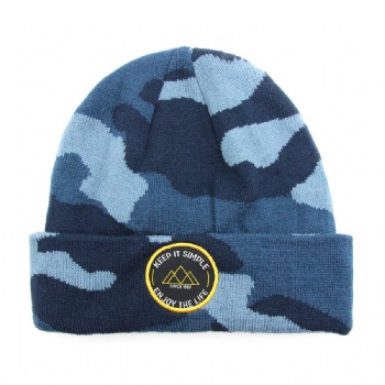 Customized beanie hat Camo jacquard knitting beanie hat with woven patch